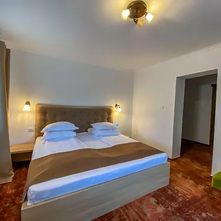 Casa Cu Tei Sărata-Monteoru