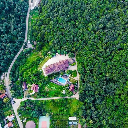 Casa Cu Tei 2*